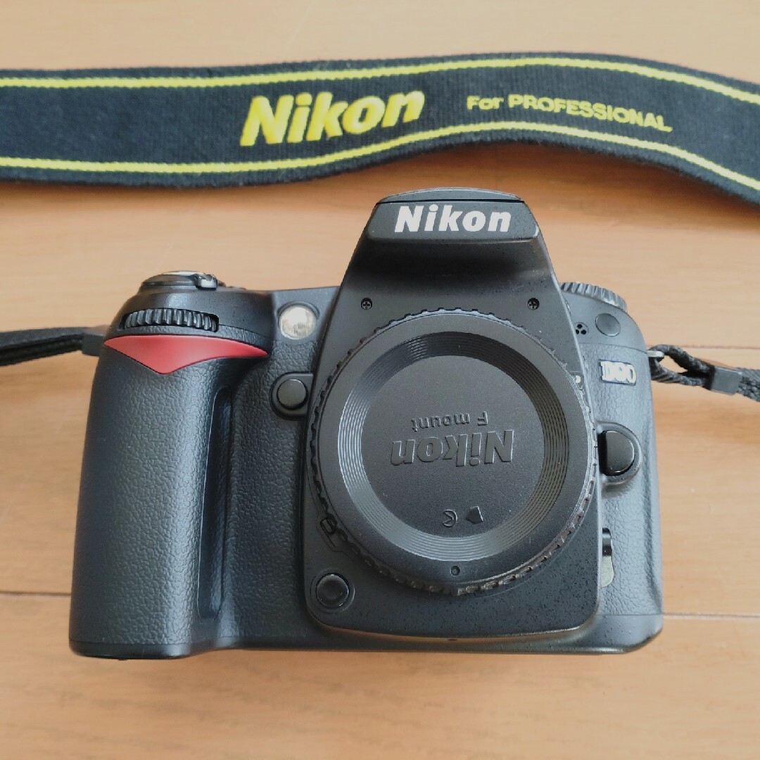 Nikon(ニコン)の✩訳アリ品 ニコンD90  レンズフード(HN-3)付き。✩ スマホ/家電/カメラのカメラ(デジタル一眼)の商品写真