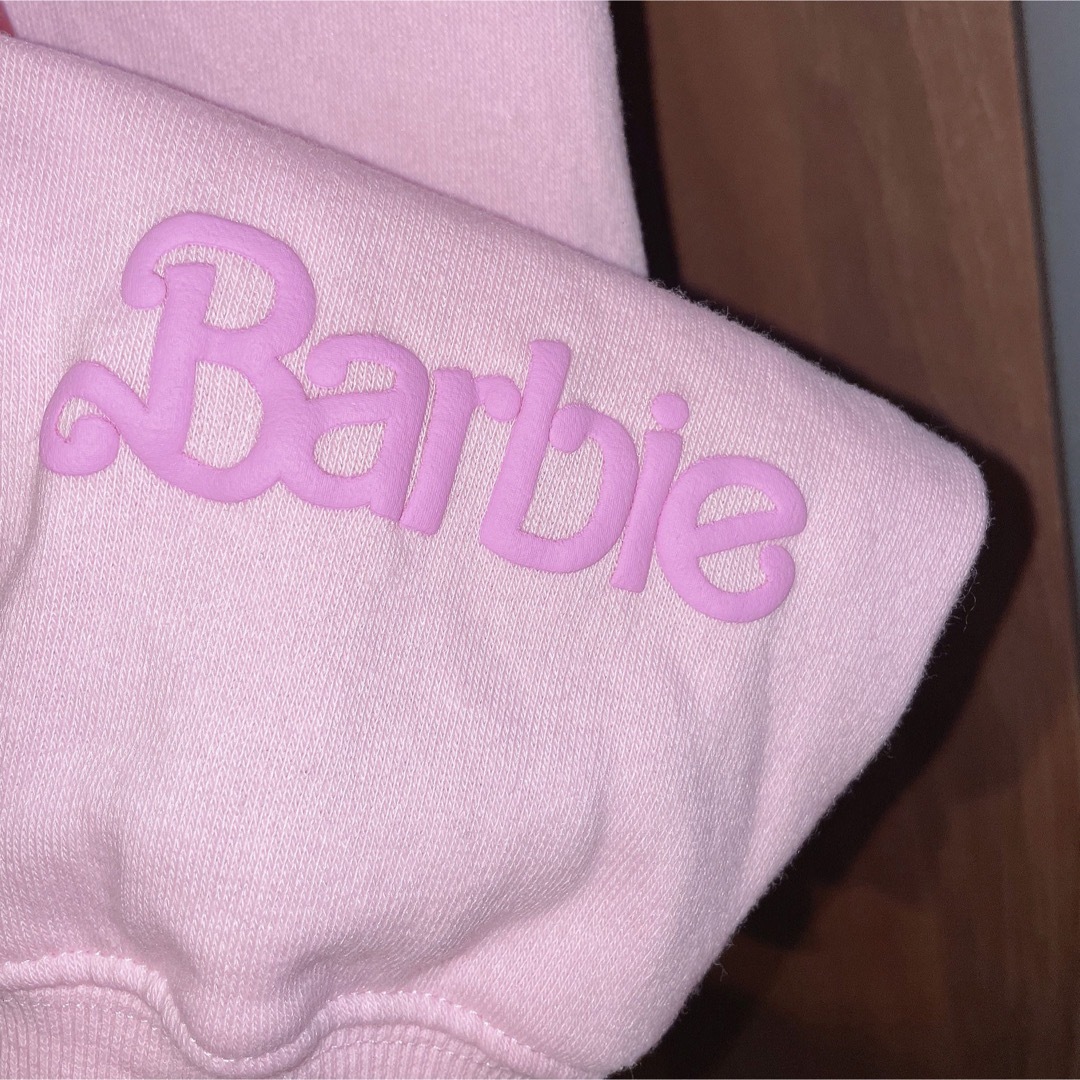 Barbie(バービー)の♡激かわいい♡アメリカ購入 パーカー ベビーピンク バービー レディースのトップス(パーカー)の商品写真