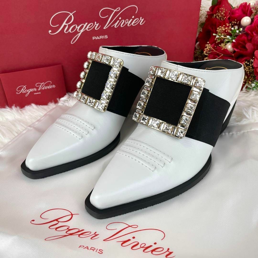 ROGER VIVIER(ロジェヴィヴィエ)の【未使用品】ロジェヴィヴィエ Viv Tex レザー ミュール ストラスバックル レディースの靴/シューズ(ミュール)の商品写真