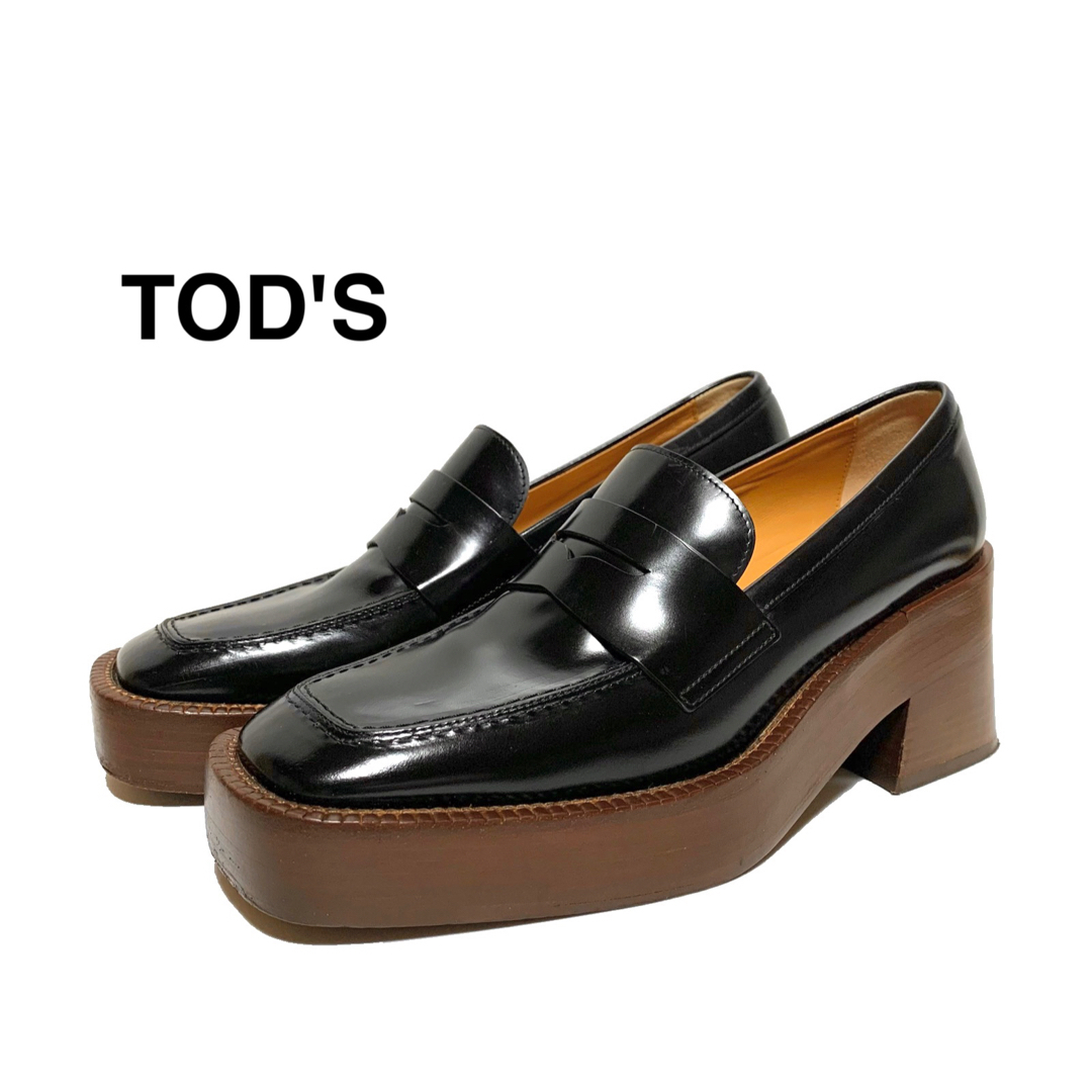 TOD'S(トッズ)の良品 トッズ チャンキーヒール 厚底 コインローファー シューズ 黒 イタリア製 レディースの靴/シューズ(ローファー/革靴)の商品写真