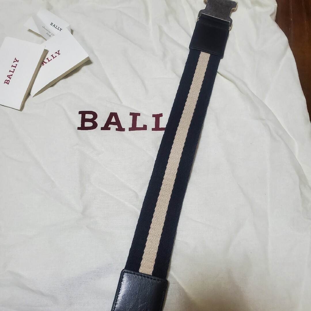 Bally(バリー)のバリー　ボディ　バッグ　BALLY レザー　ブラック メンズのバッグ(ボディーバッグ)の商品写真