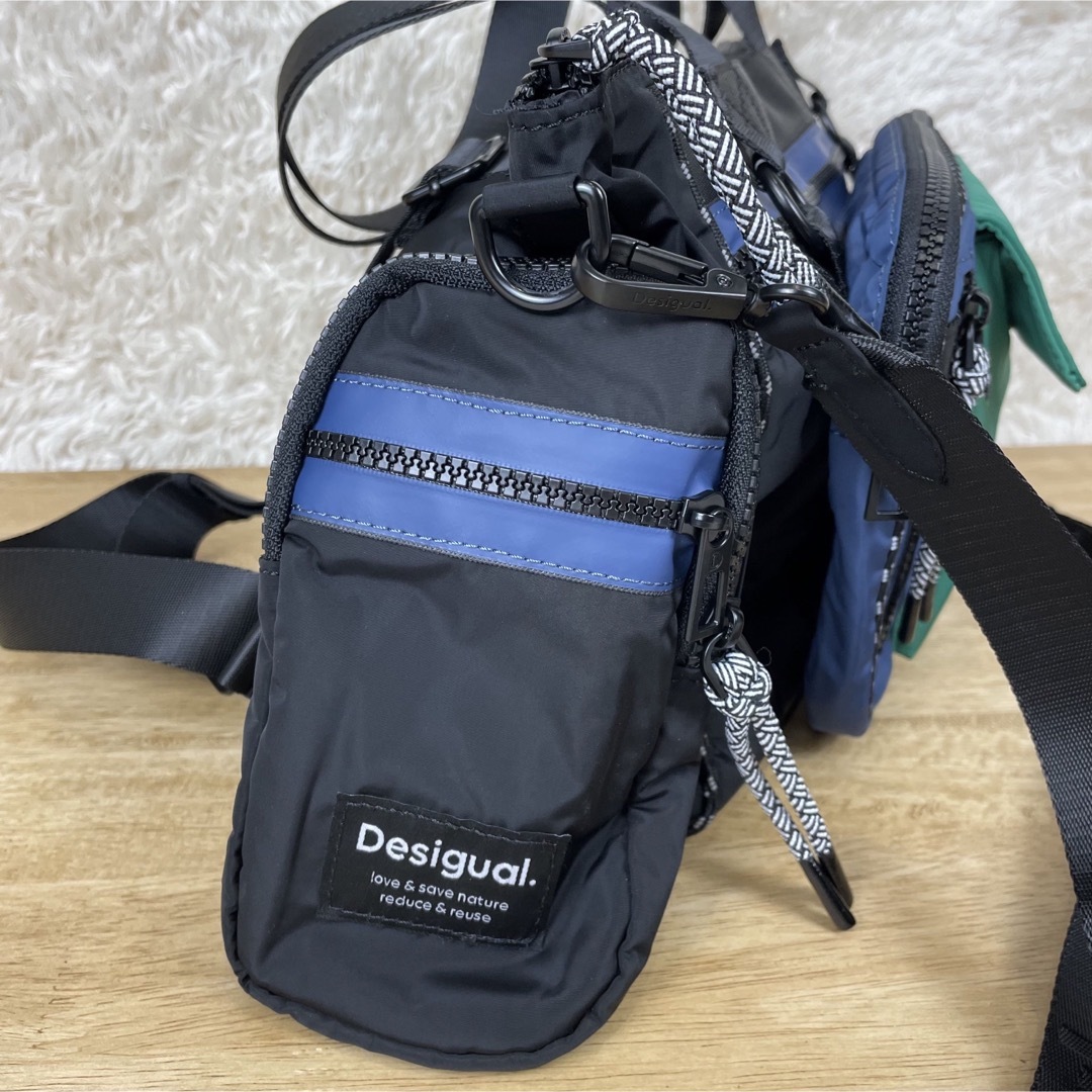 DESIGUAL(デシグアル)のDesigual. 美品　マルチポジション　ミドルバッグ レディースのバッグ(リュック/バックパック)の商品写真