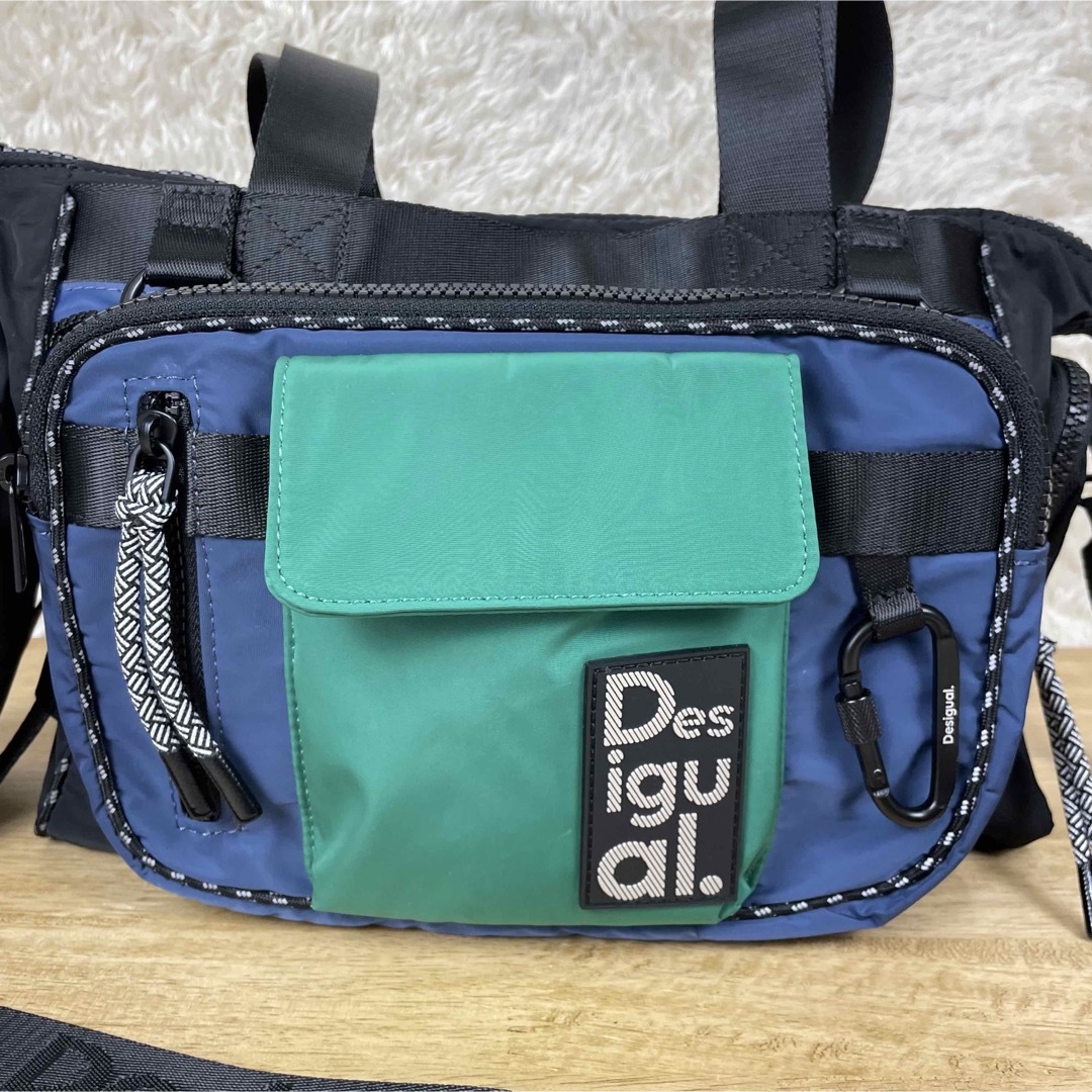 DESIGUAL(デシグアル)のDesigual. 美品　マルチポジション　ミドルバッグ レディースのバッグ(リュック/バックパック)の商品写真