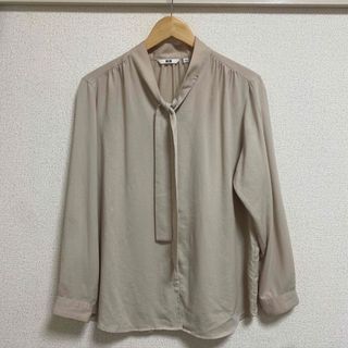 ユニクロ(UNIQLO)のUNIQLO ユニクロ　レーヨンボウタイブラウス　長袖　M L(シャツ/ブラウス(長袖/七分))