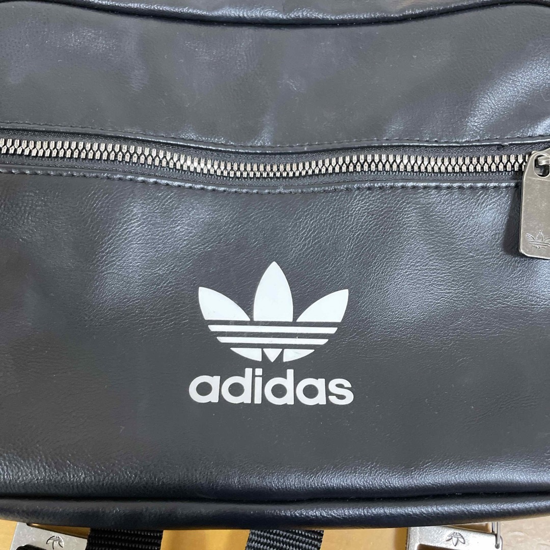 adidas(アディダス)のadidas ポーチ型リュック レディースのバッグ(リュック/バックパック)の商品写真