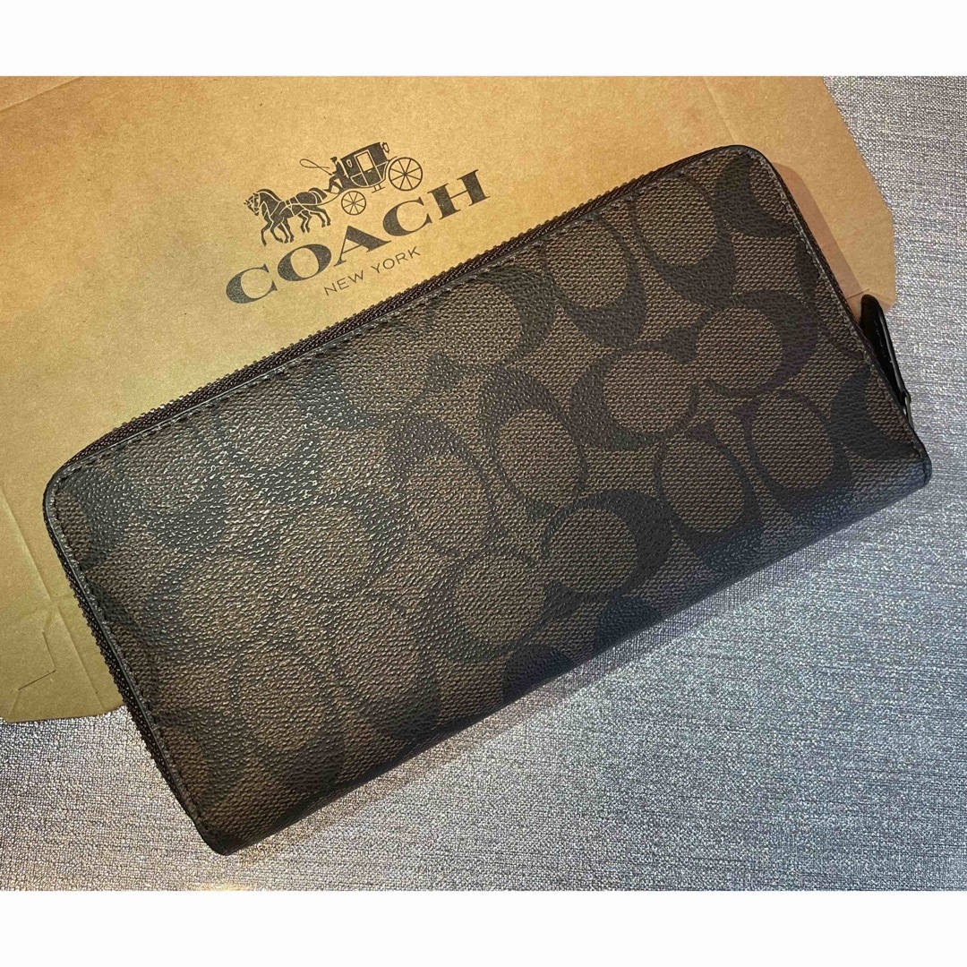 COACH(コーチ)のCOACH  コーチ　長財布　ディズニー　コラボ　ワッペン　長財布　未使用品 レディースのファッション小物(財布)の商品写真