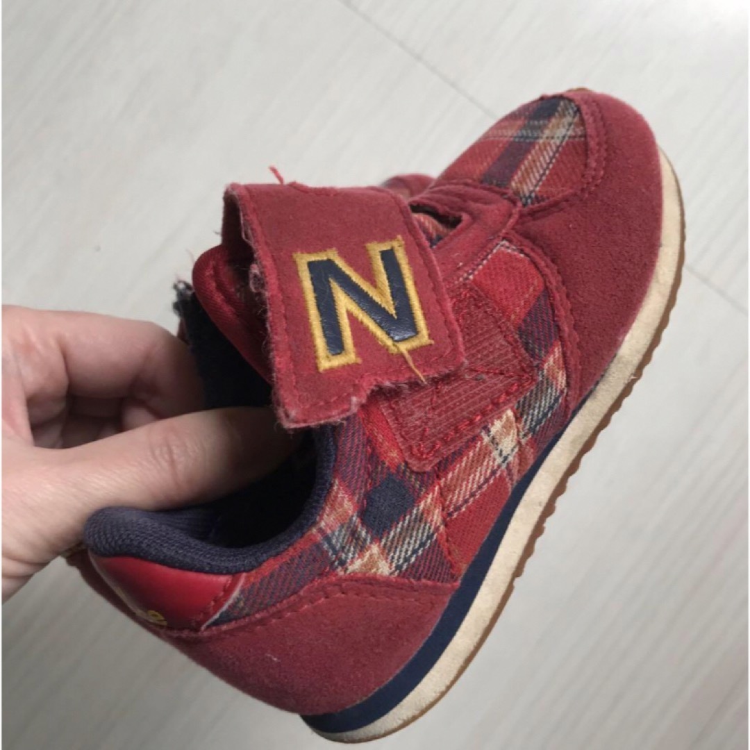 New Balance(ニューバランス)のNBニューバランス スニーカー 14cm 赤 チェック キッズ/ベビー/マタニティのベビー靴/シューズ(~14cm)(スニーカー)の商品写真