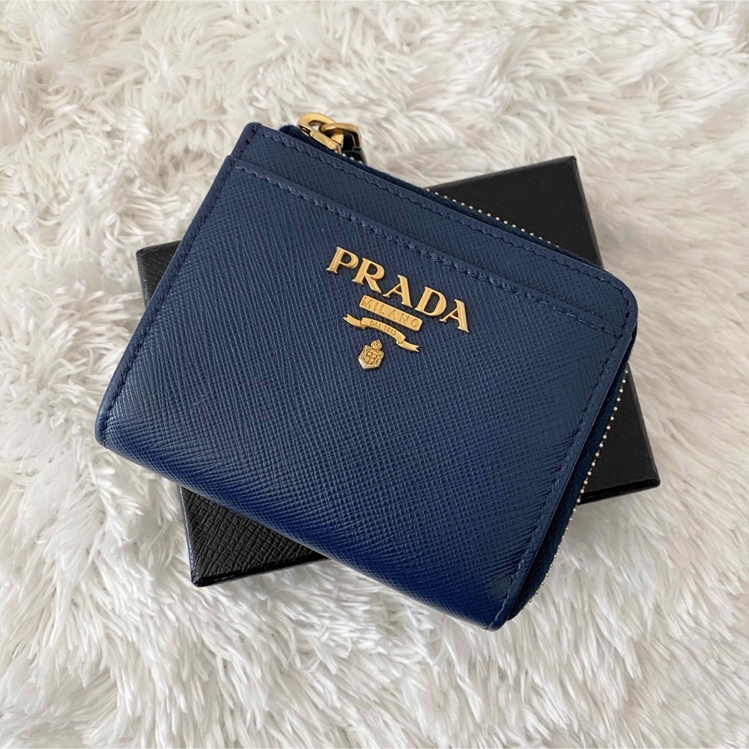 PRADA(プラダ)の美品✨PRADA プラダ サフィアーノレザー コインケース 小銭入れ ブルー レディースのファッション小物(コインケース)の商品写真