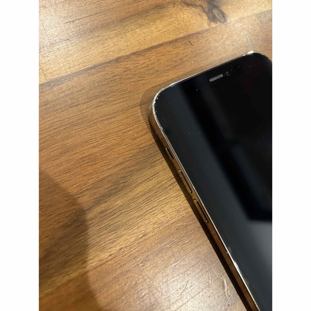 iPhone(アイフォーン)のiPhone 12 pro ゴールド 256GB スマホ/家電/カメラのスマホアクセサリー(その他)の商品写真