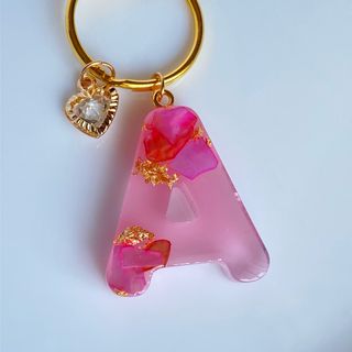 No.23 イニシャルキーホルダー　Ａ　レジン　クラッシュシェル　ピンク　赤(キーホルダー/ストラップ)