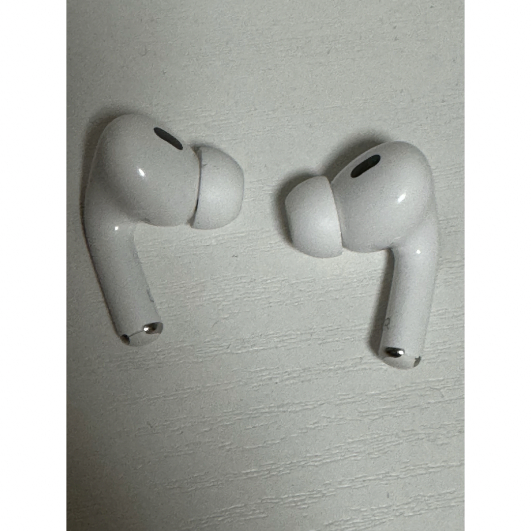 Apple(アップル)の純正　AirPods pro第二世代　type-C   スマホ/家電/カメラのスマホアクセサリー(ストラップ/イヤホンジャック)の商品写真