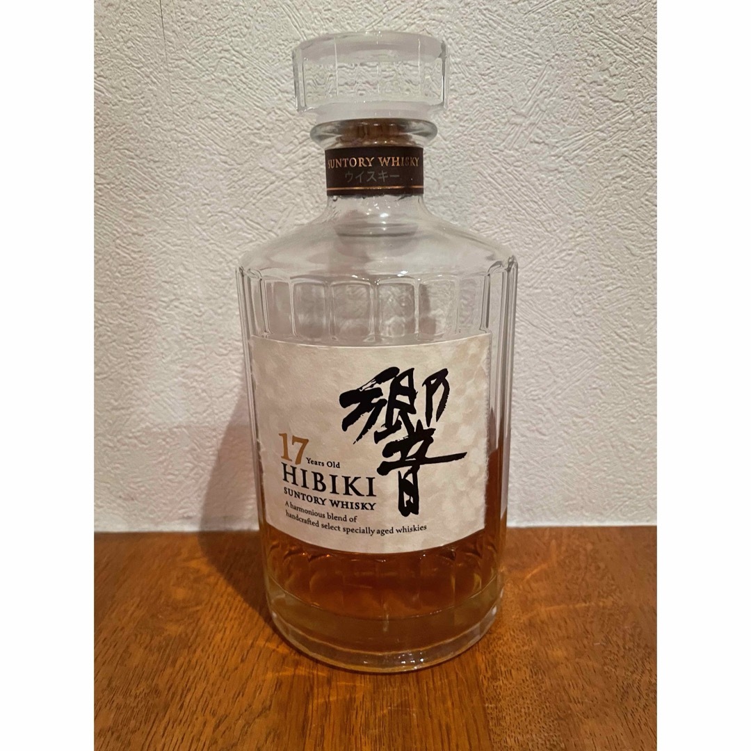 サントリー(サントリー)の響17年空瓶 食品/飲料/酒の酒(ウイスキー)の商品写真