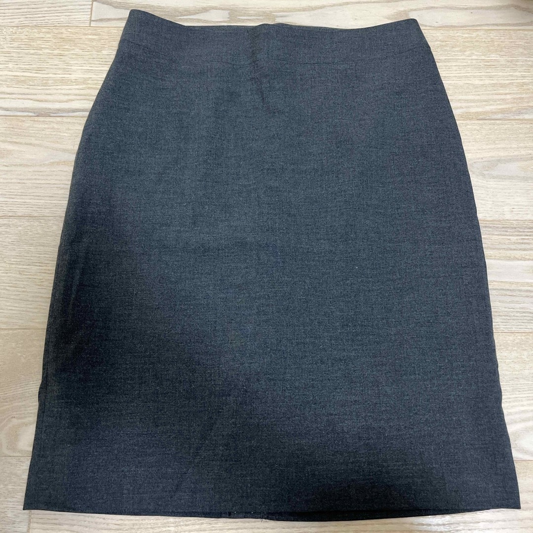UNIQLO(ユニクロ)のユニクロ スカート グレー レディースのスカート(ひざ丈スカート)の商品写真
