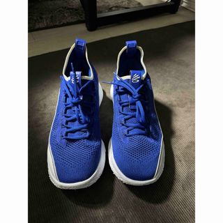 アンダーアーマー(UNDER ARMOUR)のカリー8 青　バッシュ(バスケットボール)