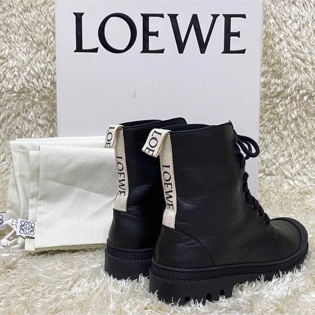 LOEWE(ロエベ)の現行　極美品　ロエベ　コンバットブーツ　バッグロゴ　レザー　レースアップ　黒色 レディースの靴/シューズ(ブーツ)の商品写真