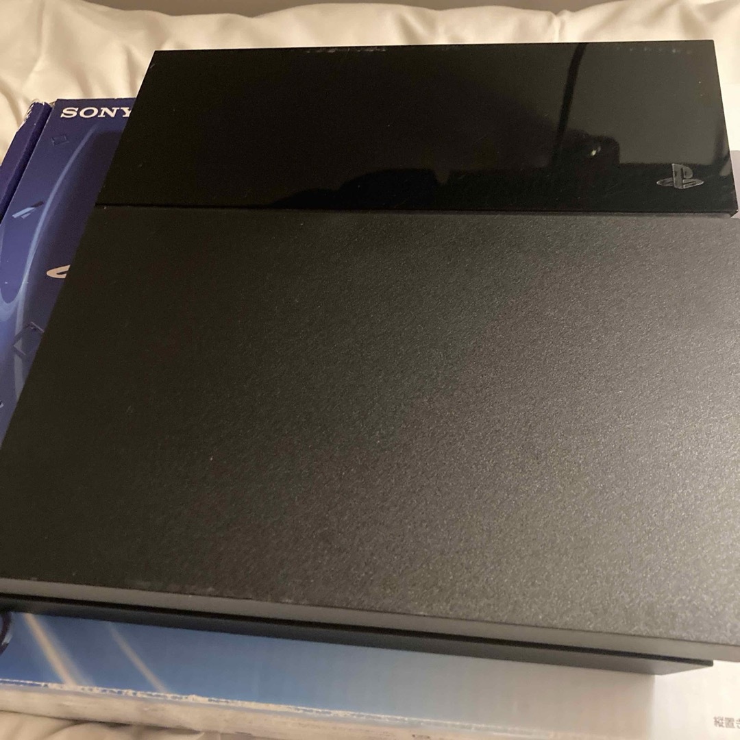 PlayStation4(プレイステーション4)のPlayStation®4 ジェット・ブラック 500GB CUH-1000A エンタメ/ホビーのゲームソフト/ゲーム機本体(家庭用ゲーム機本体)の商品写真