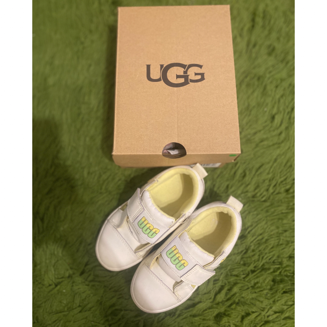 UGG(アグ)のUGGスニーカー キッズ/ベビー/マタニティのキッズ靴/シューズ(15cm~)(スニーカー)の商品写真