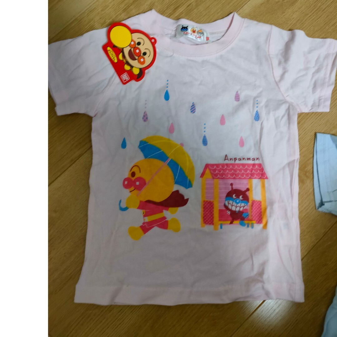 新品　アンパンマン　Tシャツセット　95cm キッズ/ベビー/マタニティのキッズ服女の子用(90cm~)(Tシャツ/カットソー)の商品写真