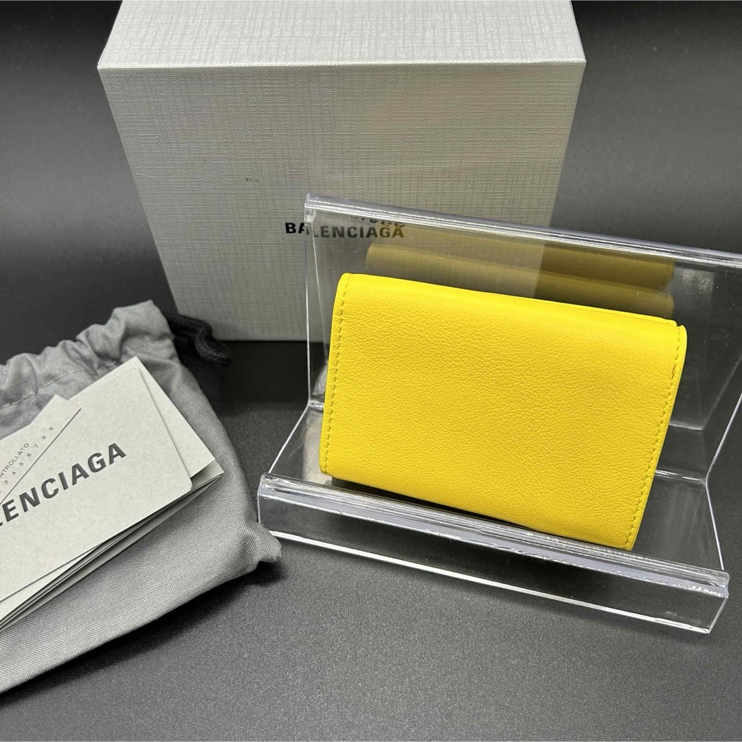 Balenciaga(バレンシアガ)のBALENCIAGA バレンシアガ ペーパーミニウォレット　イエロー　未使用品 レディースのファッション小物(財布)の商品写真