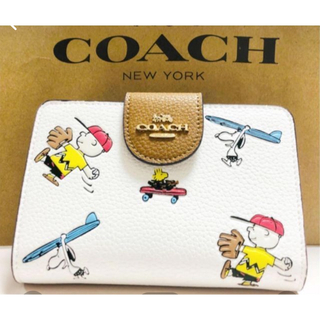 コーチ(COACH)のコーチ　二つ折り財布　スヌーピーピーナッツコラボ(財布)