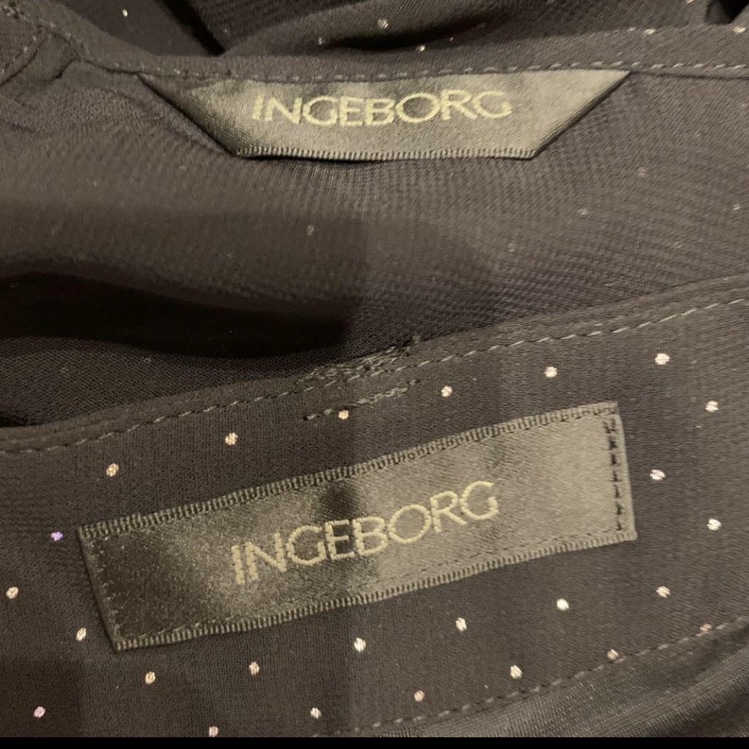 INGEBORG(インゲボルグ)のINGEBORG 黒地　シルバードットチュニック　パンツセット未使用品 レディースのトップス(シャツ/ブラウス(長袖/七分))の商品写真