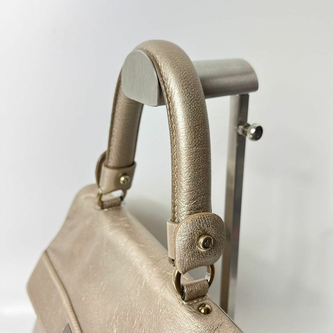 Ferragamo(フェラガモ)のフェラガモ　ソフィア　ゴールド　2WAY ハンドバッグ　ガンチーニ レディースのバッグ(ハンドバッグ)の商品写真