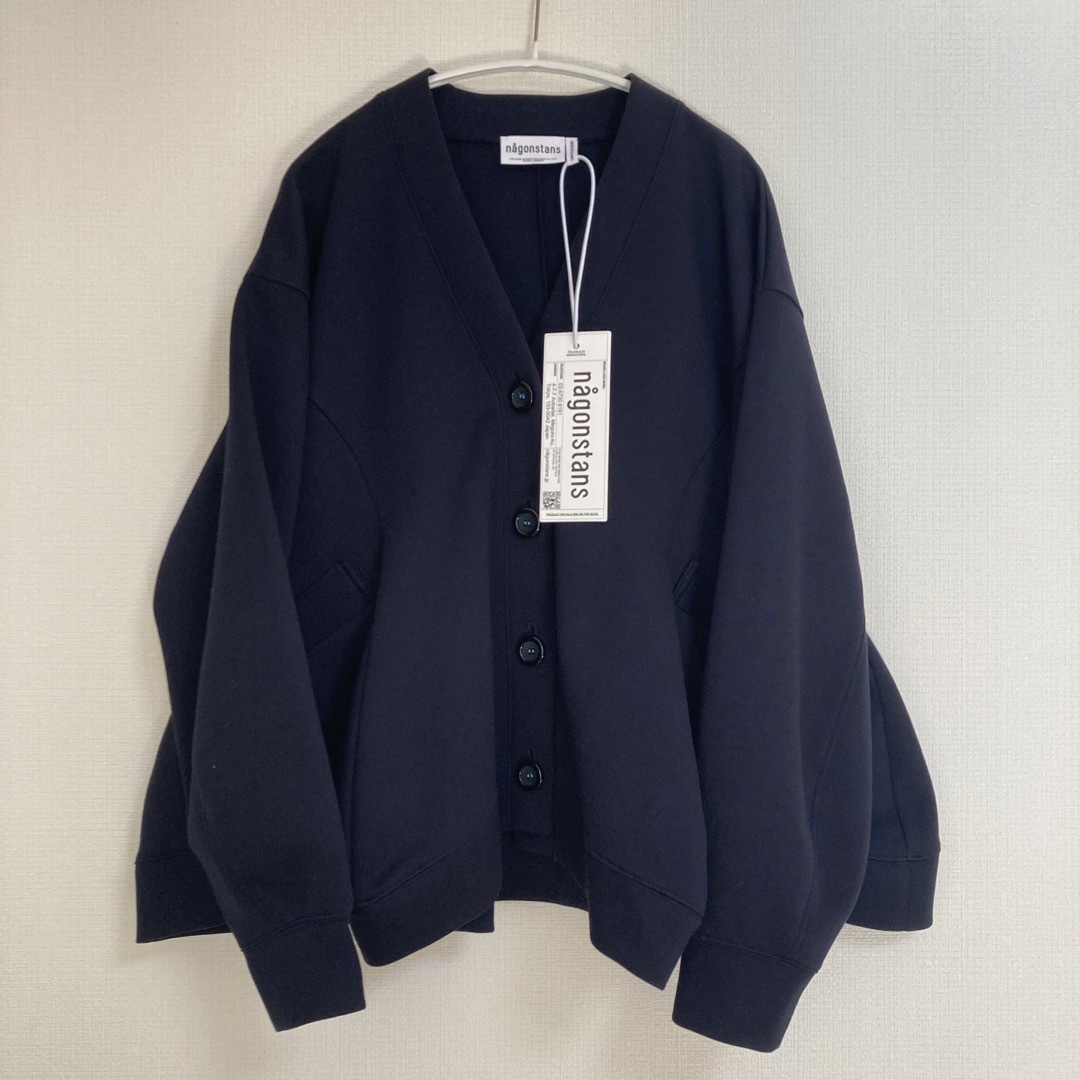 nagonstans(ナゴンスタンス)のnågonstans ナゴンスタンス curve drape cardigan  レディースのトップス(カーディガン)の商品写真