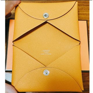 エルメス(Hermes)の【新品未使用】カルヴィ　エプソン　アプリコット　エルメス　B刻印(折り財布)