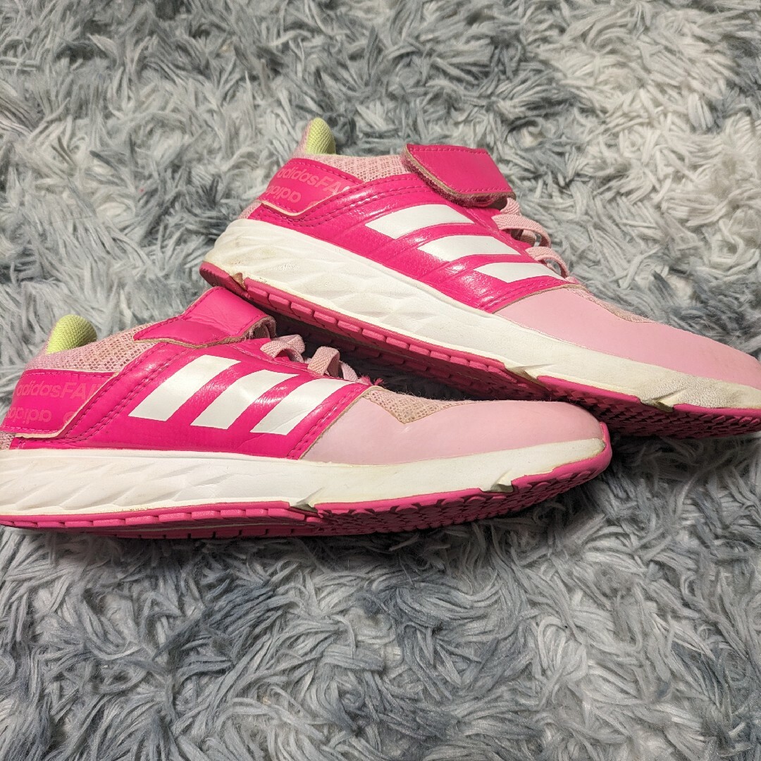 adidas(アディダス)の【20.0】アディダス　スニーカー キッズ/ベビー/マタニティのキッズ靴/シューズ(15cm~)(スニーカー)の商品写真