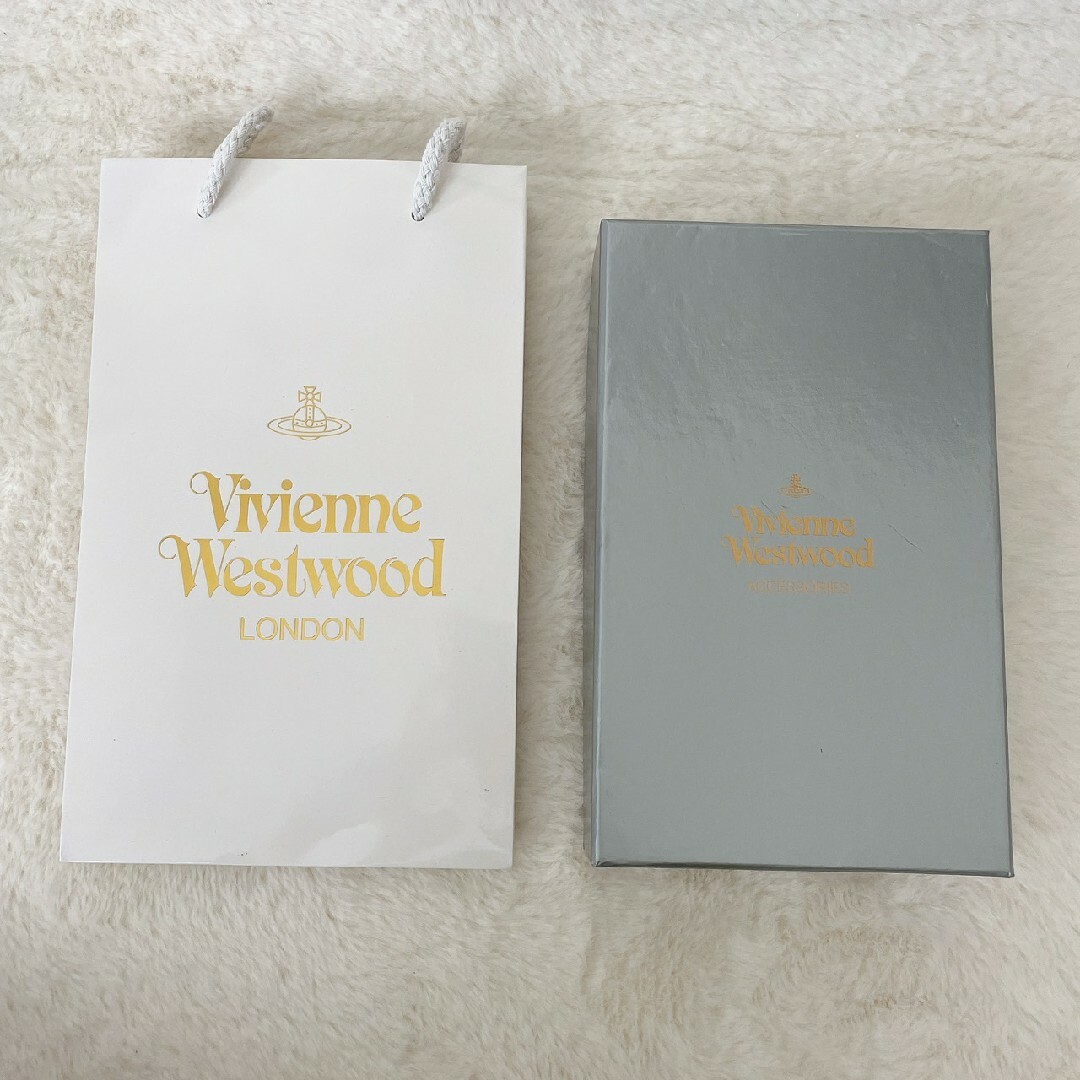 Vivienne Westwood(ヴィヴィアンウエストウッド)の【24時間以内発送】Vivienne Westwood 長財布 黒 エナメル レディースのファッション小物(財布)の商品写真