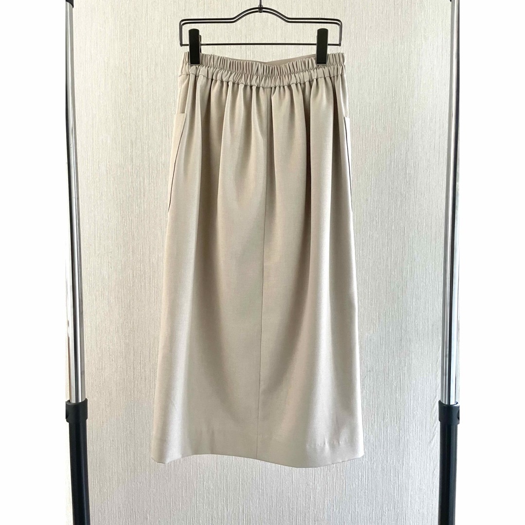le.coeur blanc(ルクールブラン)のルクールブラン リネンライクイージータイトスカート ベージュ 38洗える 未使用 レディースのスカート(ひざ丈スカート)の商品写真