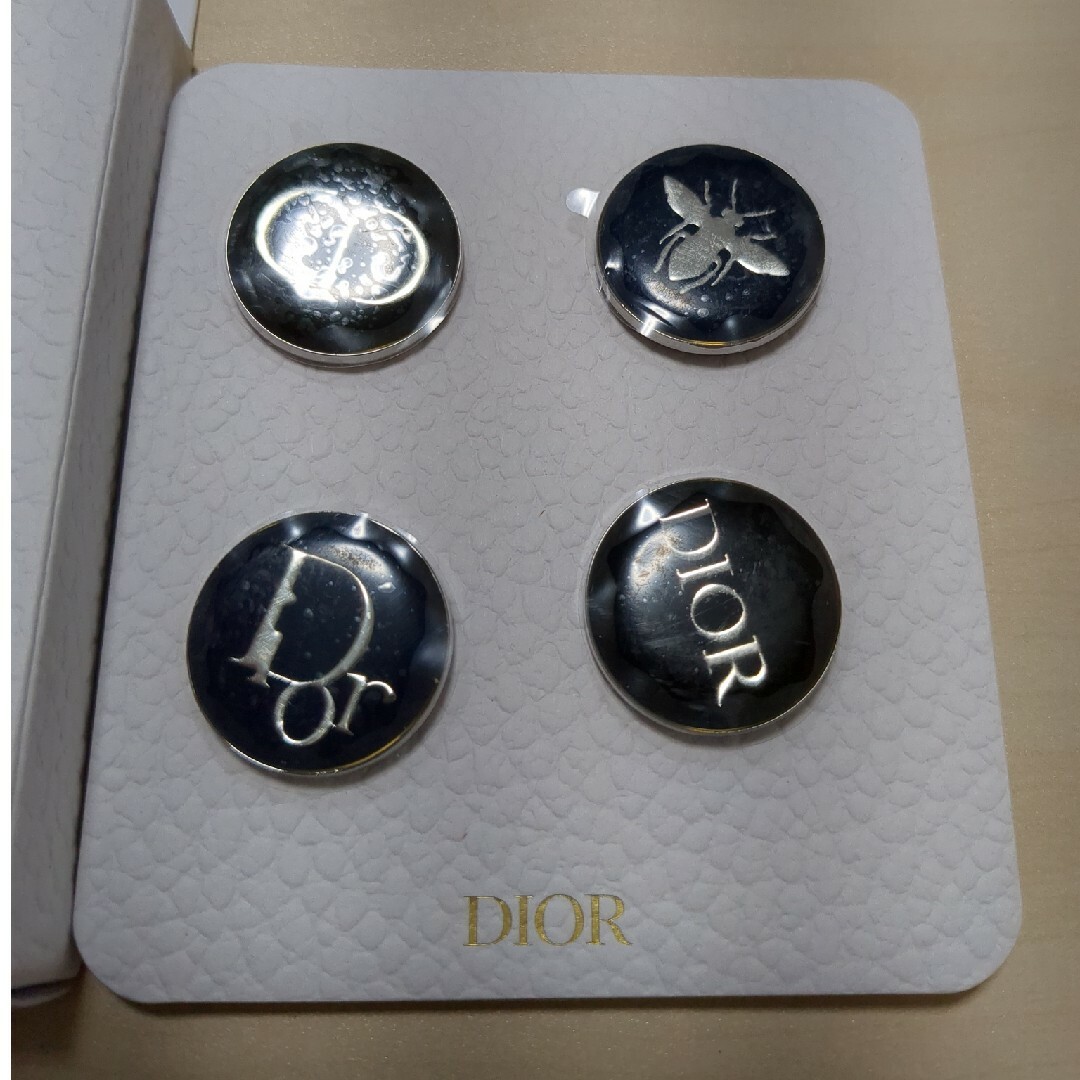 Dior(ディオール)のDIOR ピンバッジ レディースのアクセサリー(その他)の商品写真