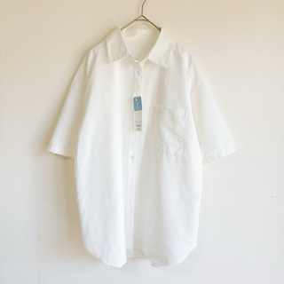 ジーユー(GU)の新品 GU オーバーサイズシャツ レディース Sサイズ 半袖 オフホワイト(シャツ/ブラウス(半袖/袖なし))