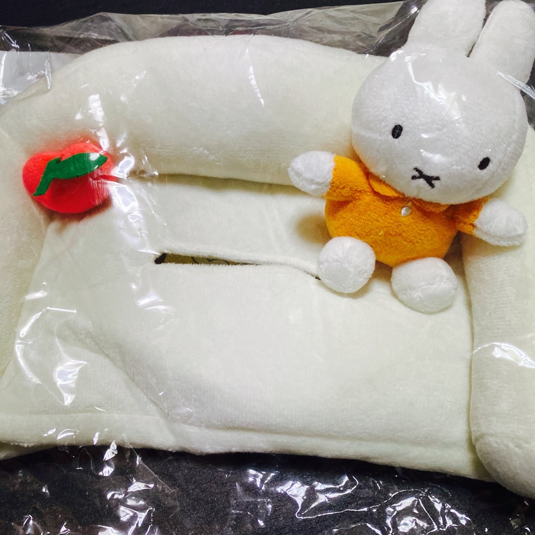 miffy(ミッフィー)の未使用ミッフィーマスコット付きティッシュカバー エンタメ/ホビーのおもちゃ/ぬいぐるみ(キャラクターグッズ)の商品写真