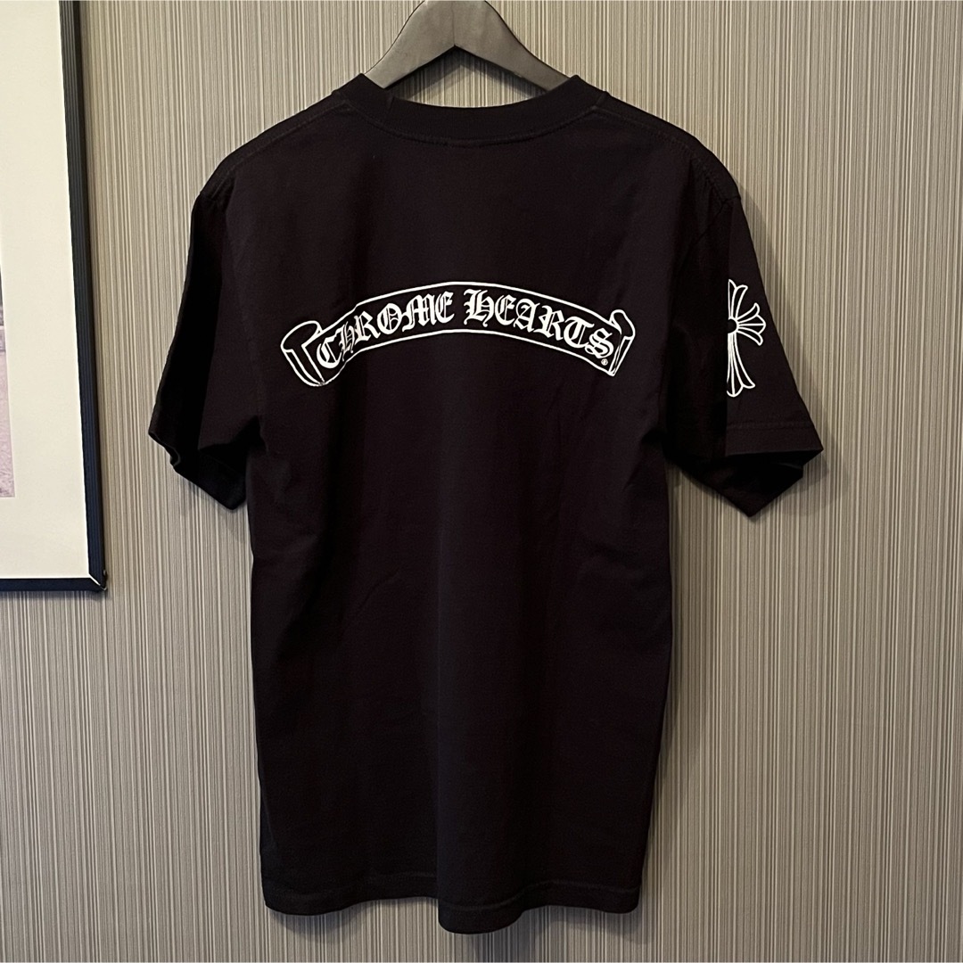 Chrome Hearts(クロムハーツ)のCHROM HEARTS クロムハーツ ホースシュー ラペルロゴ Tシャツ M メンズのトップス(Tシャツ/カットソー(半袖/袖なし))の商品写真