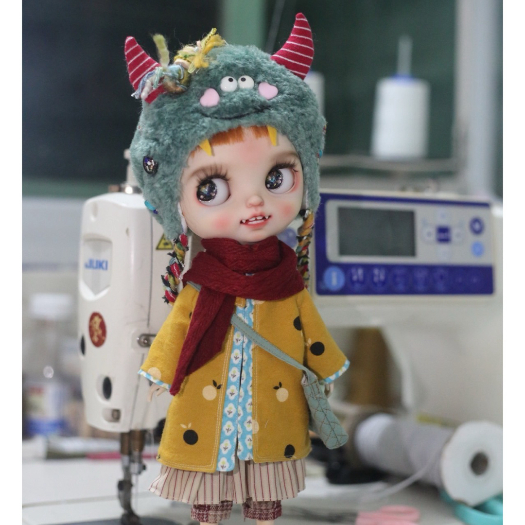 ブライス お洋服 アウトフィット 海外作家製 Little Monster ハンドメイドのぬいぐるみ/人形(人形)の商品写真