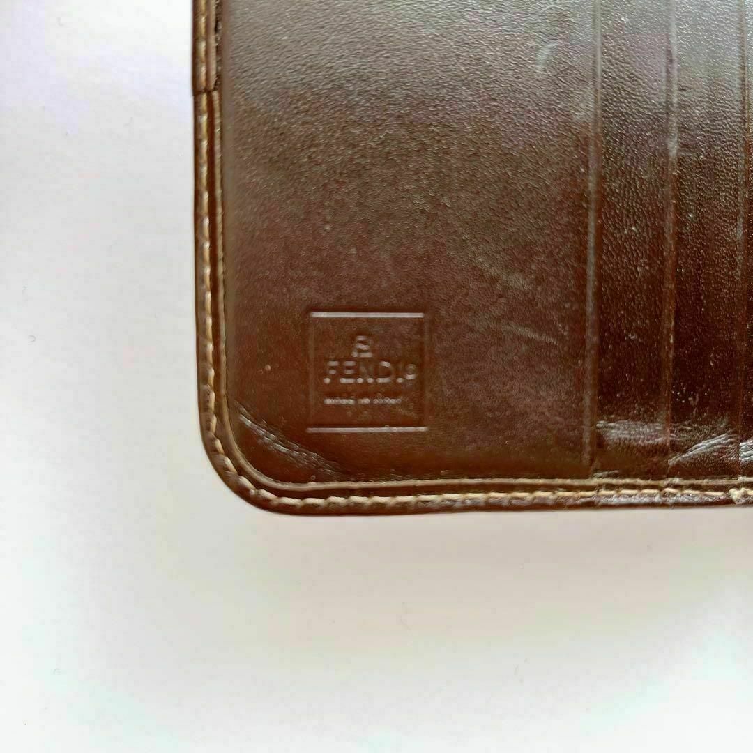 FENDI(フェンディ)の【箱付き】 FENDI フェンディ エナメル 二つ折り財布 ズッカ柄 ロゴ レディースのファッション小物(財布)の商品写真