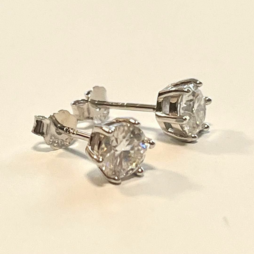 ⁕⁎匿名配送⁎⁕⁎　モアサナイトDカラー　0.5CT　6爪ピアス レディースのアクセサリー(ピアス)の商品写真