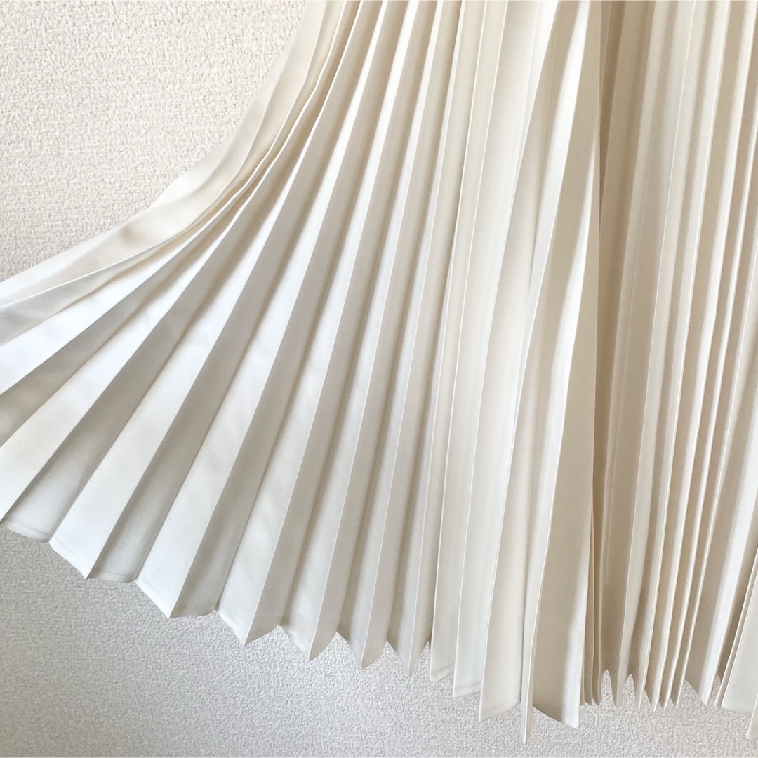 TSURU by Mariko Oikawa(ツルバイマリコオイカワ)のツルバイマリコオイカワ Francesca プリーツ ロングスカート ホワイト レディースのスカート(ロングスカート)の商品写真