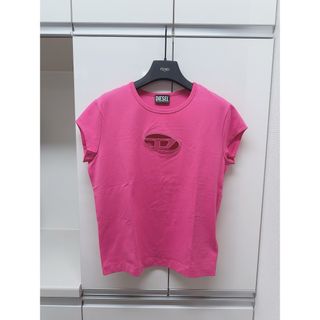 DIESEL - 【新品未使用】DIESEL ディーゼル　くり抜きロゴTシャツ  XL ピンク