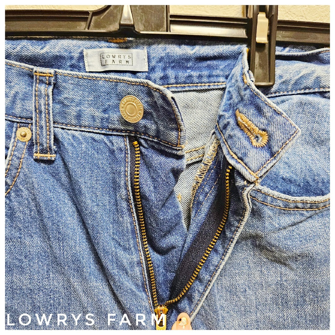 LOWRYS FARM(ローリーズファーム)の美品　LOWRYS FARM　デニム　ダメージ　青　カジュアル　バギー　M レディースのパンツ(デニム/ジーンズ)の商品写真