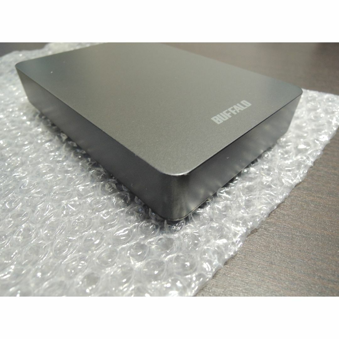 Buffalo(バッファロー)の3TB ★BUFFALO耐衝撃  おでかけロック HD-PNF3.0U3-GBD スマホ/家電/カメラのPC/タブレット(PCパーツ)の商品写真