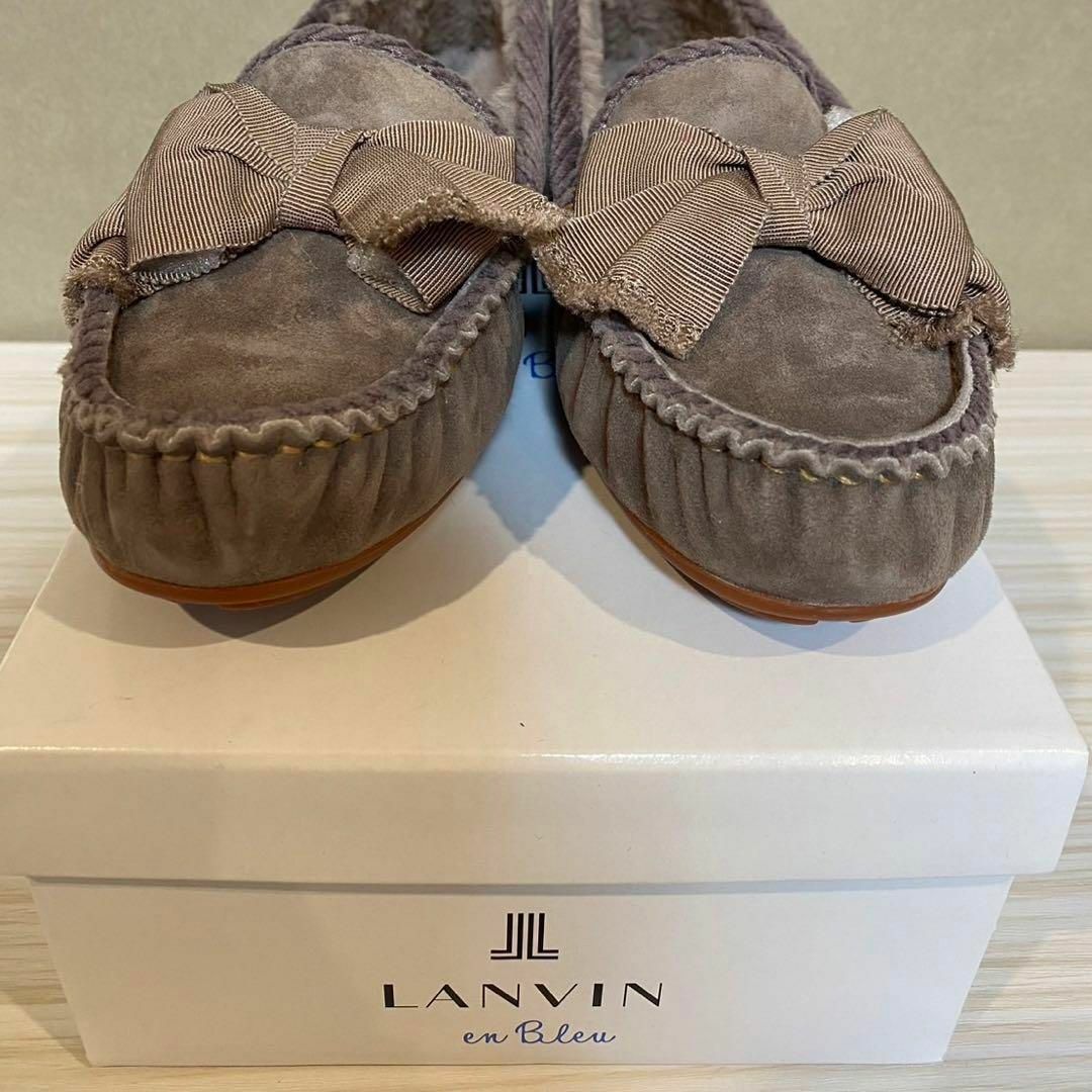 LANVIN en Bleu(ランバンオンブルー)の[ランバンオンブルー] リボンモチーフ　ボアモカシン レディース 靴 レディースの靴/シューズ(ハイヒール/パンプス)の商品写真