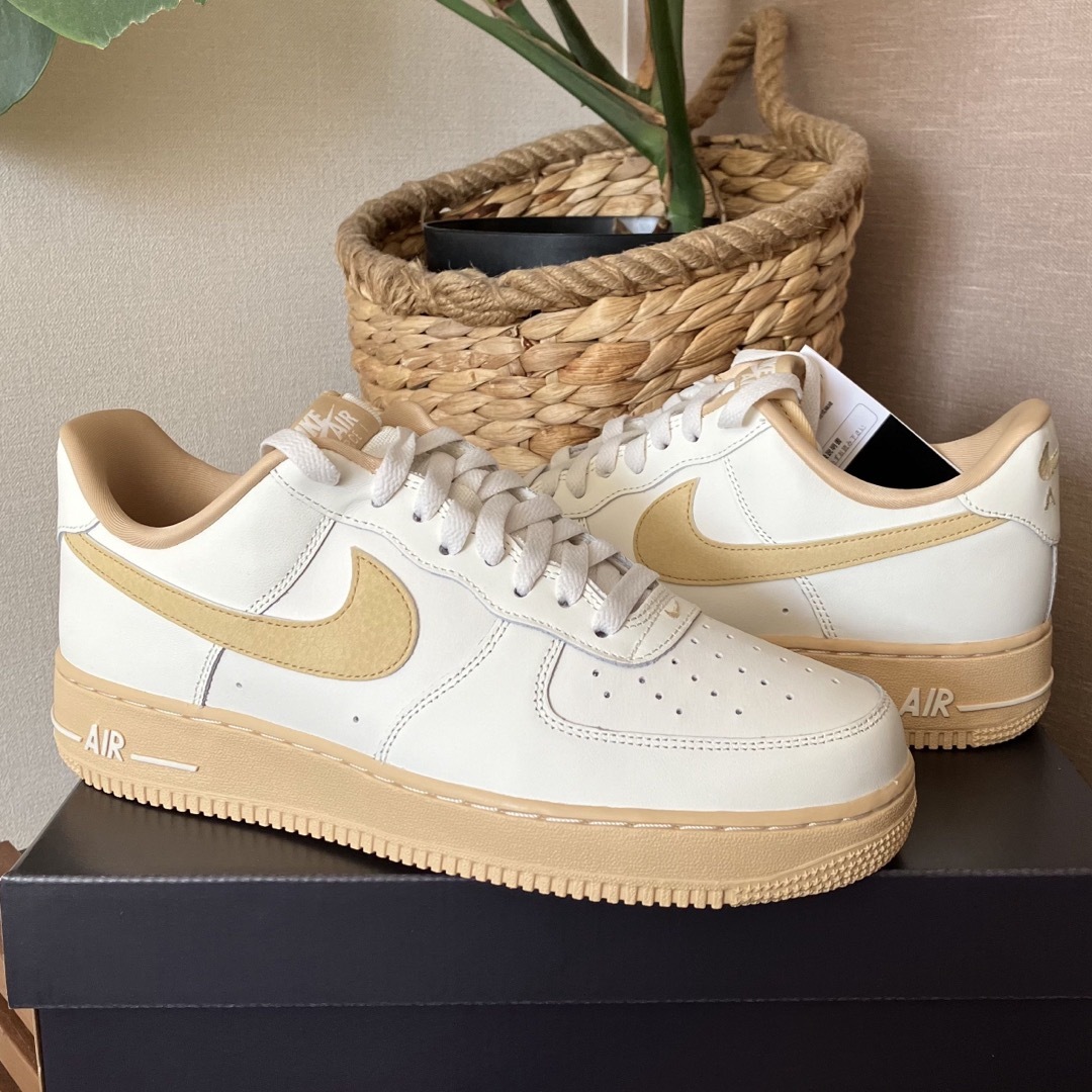 NIKE(ナイキ)のNike WMNS Air Force 1 Low '07 Sail メンズの靴/シューズ(スニーカー)の商品写真