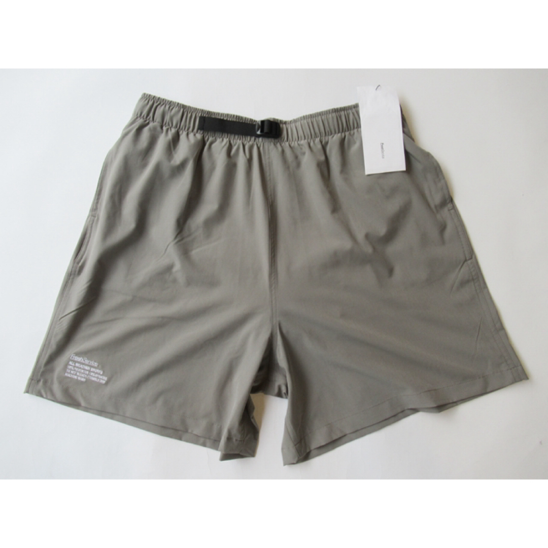 Graphpaper(グラフペーパー)のFreshService ALL WEATHER SHORTS サイズM 送料込 メンズのパンツ(ショートパンツ)の商品写真