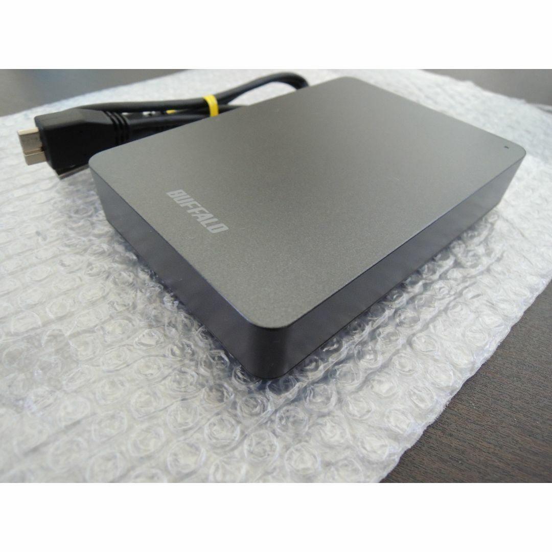 Buffalo(バッファロー)の3TB ★BUFFALO耐衝撃 おでかけロック HD-PNF3.0U3-GBC スマホ/家電/カメラのPC/タブレット(PC周辺機器)の商品写真