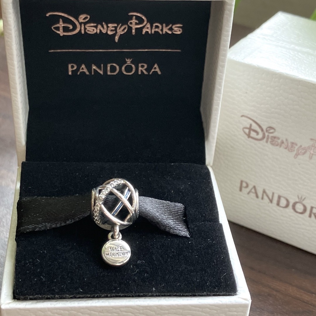 Disney(ディズニー)のPandora Disney Space Mountain Charm レディースのアクセサリー(チャーム)の商品写真