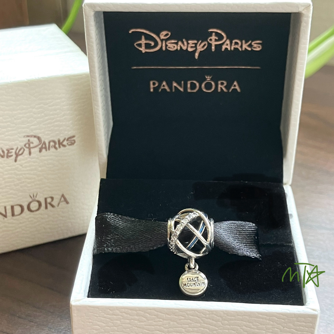 Disney(ディズニー)のPandora Disney Space Mountain Charm レディースのアクセサリー(チャーム)の商品写真