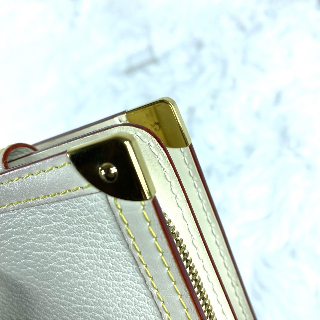 LOUIS VUITTON(ルイヴィトン)の希少　ルイヴィトン　二つ折り財布　スハリ　ホワイト　LOUIS VUITTON レディースのファッション小物(財布)の商品写真