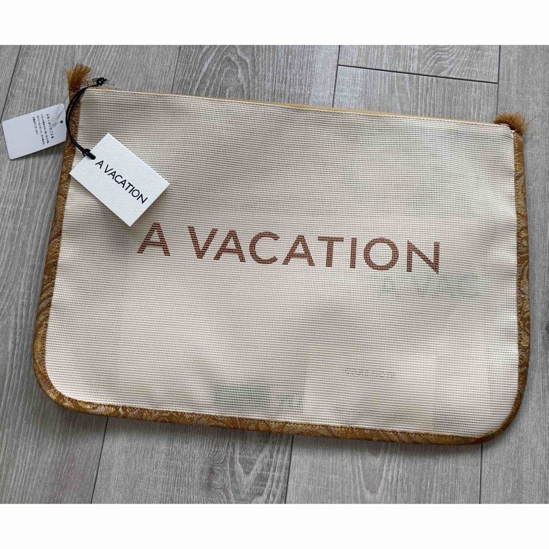A VACATION(アヴァケーション)の❤︎新品❤︎A VACATION ア ヴァケーション❤︎クラッチ　ベージュ レディースのバッグ(クラッチバッグ)の商品写真
